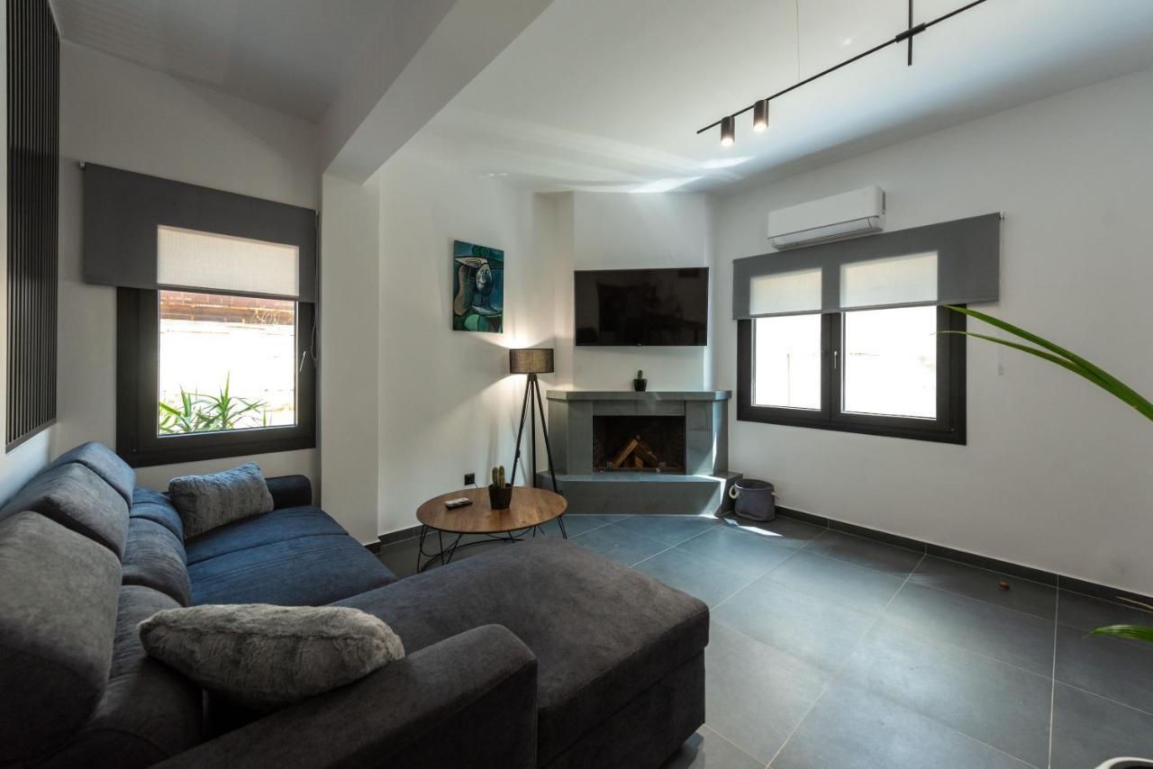 Frourio Lodge Α2 Larissa Bagian luar foto